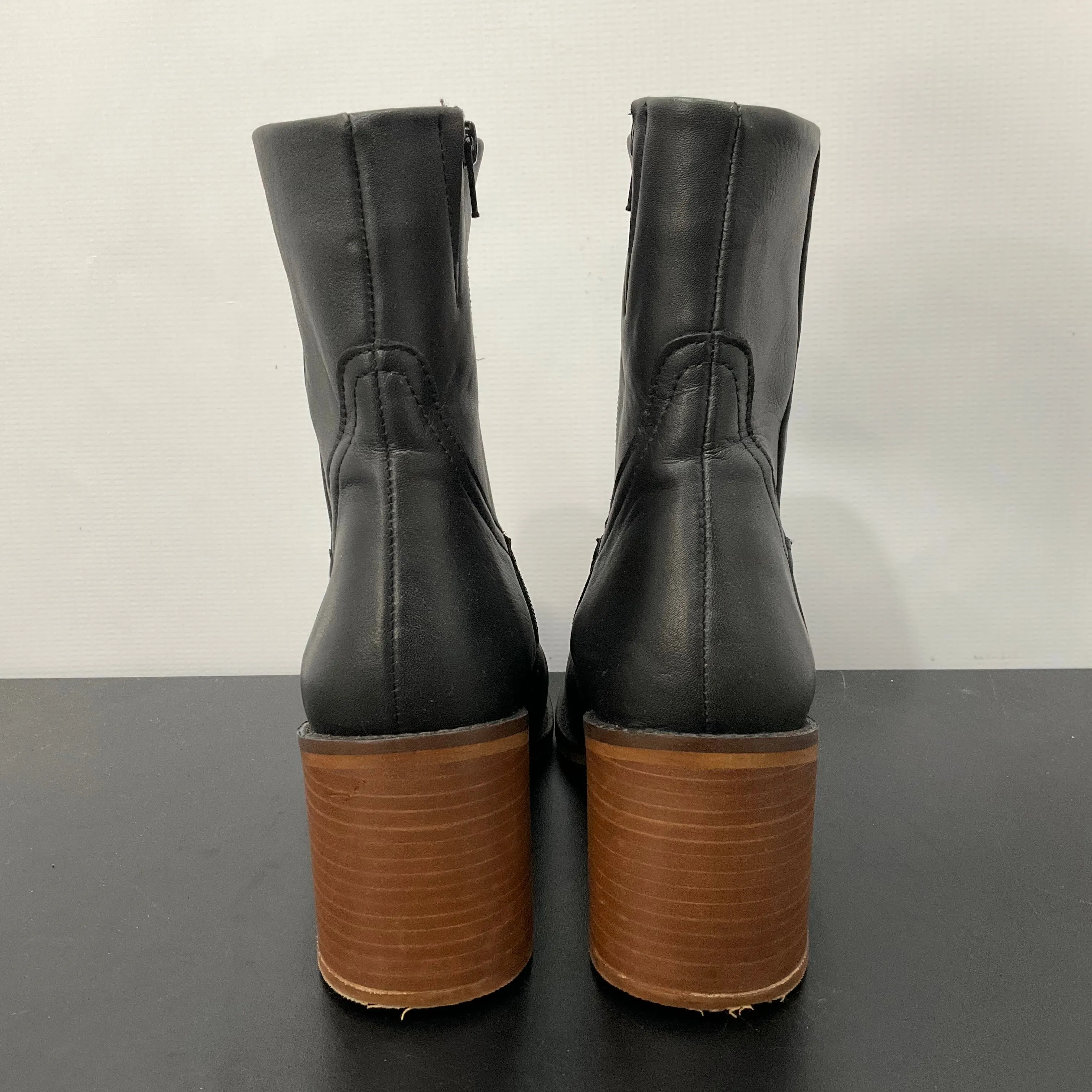 Boots Ankle Heels By Patina In Black, Size: 9